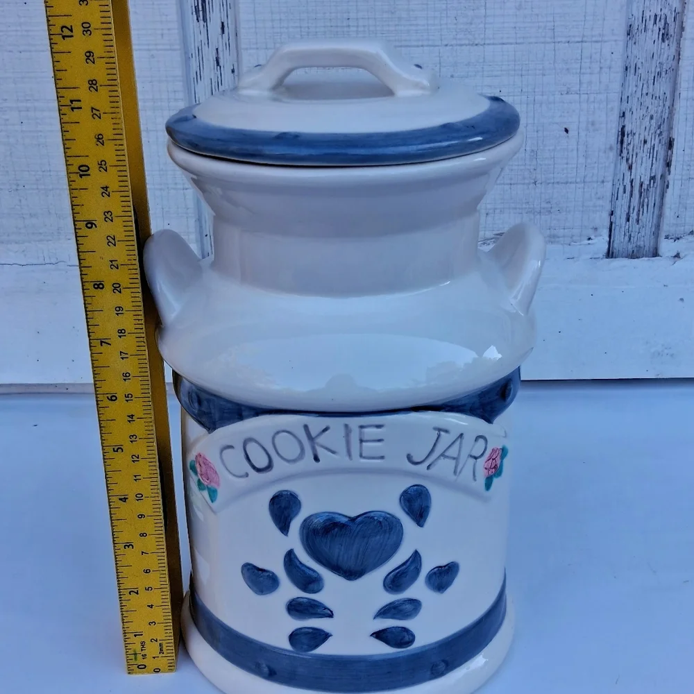 Elegant Ceramic Cookie Jar with Blue Accents - Picture 3 of 10